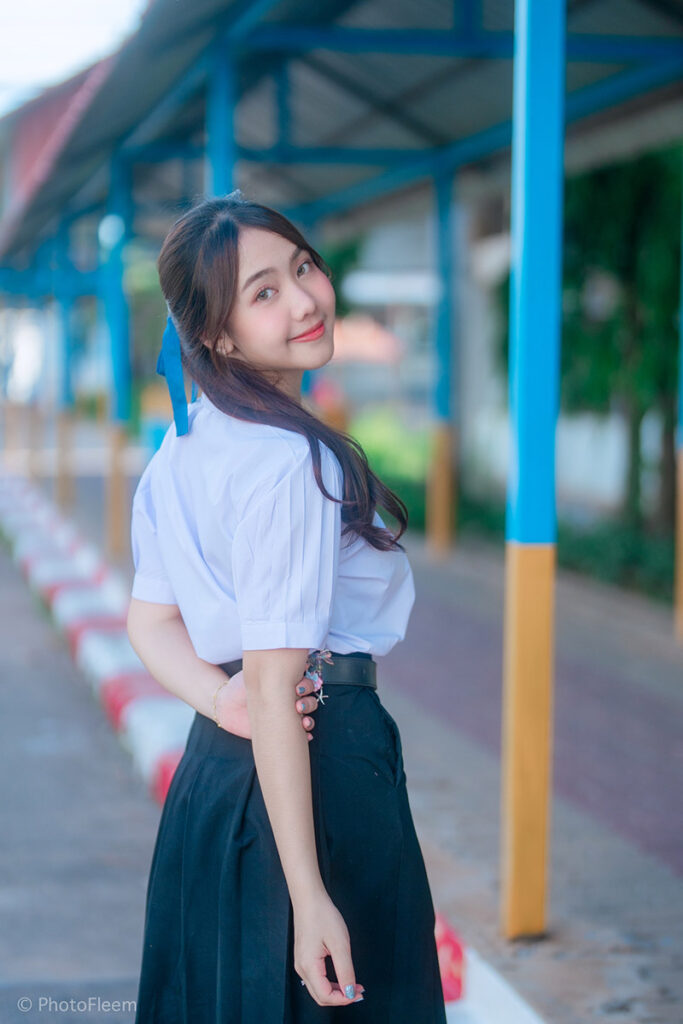 How To แต่งรูปโทนชุดนักเรียน สดใส ละมุน แอพ Lightroom